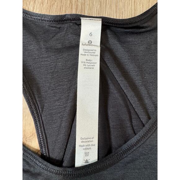 Lululemon Women's Essential Tank Top Pleated Sleeveless Racerback Black Size 6 - Picture 6 of 6
